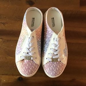 NWOT girls Michael Kors shoes